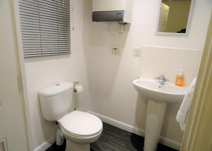 Comfortable And Welcoming Beatrix House By Cliftonvalley Bristol