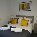 Comfortable And Welcoming Beatrix House By Cliftonvalley Apartment