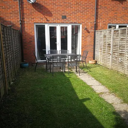 Apartment Comfortable And Welcoming Beatrix House By Cliftonvalley Bristol