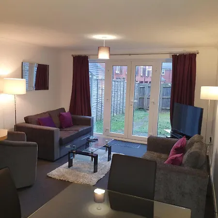 Apartment Comfortable And Welcoming Beatrix House By Cliftonvalley Bristol
