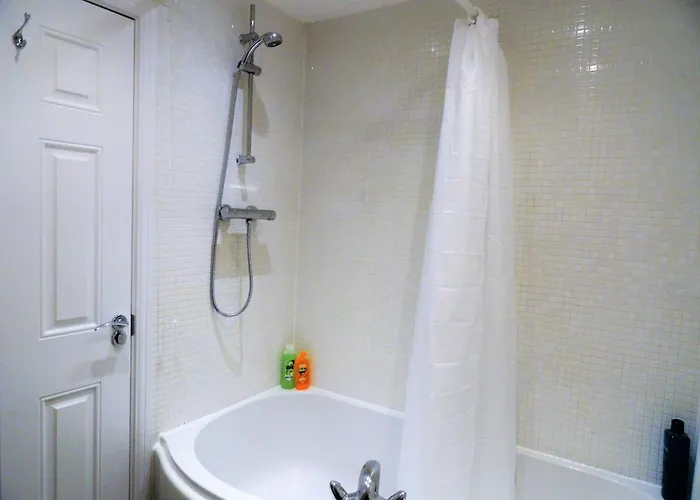 Comfortable And Welcoming Beatrix House By Cliftonvalley * Bristol