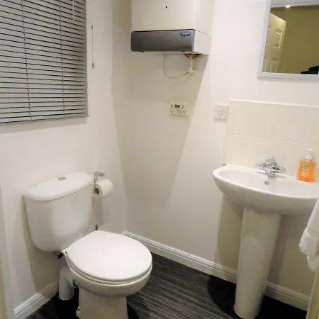 Comfortable And Welcoming Beatrix House By Cliftonvalley Bristol