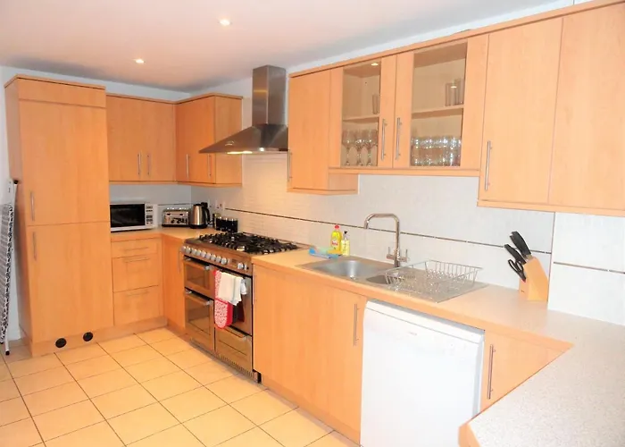 Comfortable And Welcoming Beatrix House By Cliftonvalley